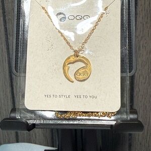 Gold Pendant Necklace